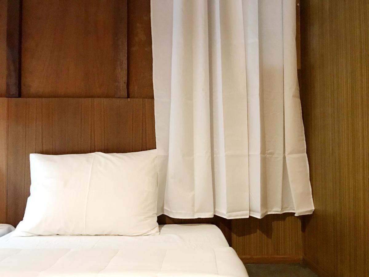 Boundary Hostel And Cafe Surat Thani Esterno foto