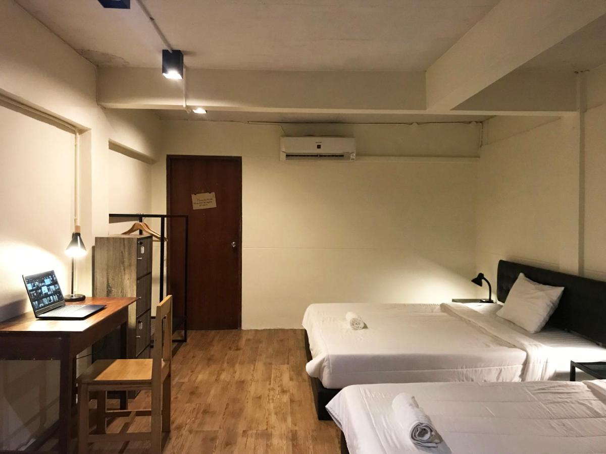 Boundary Hostel And Cafe Surat Thani Esterno foto